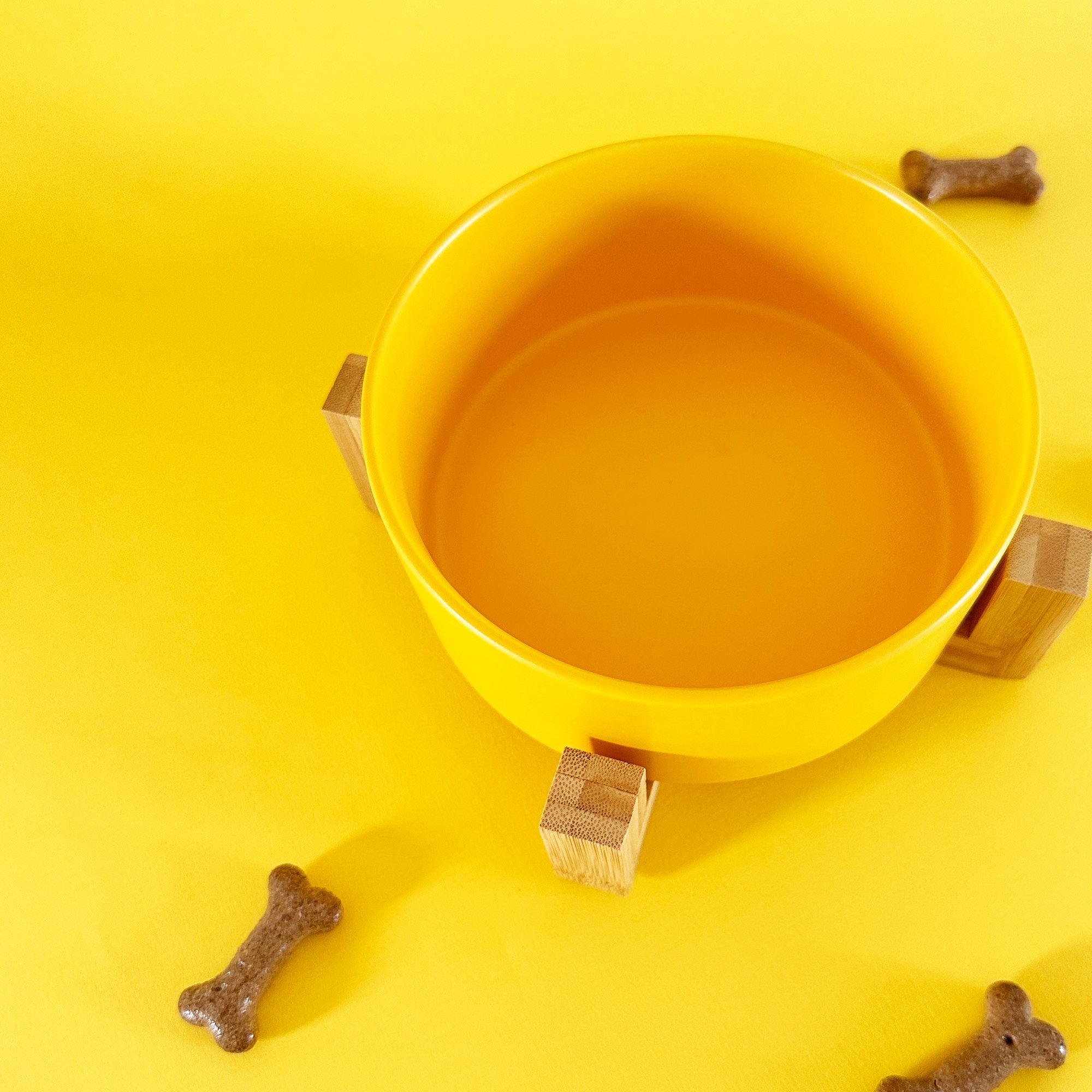 Yellow Ceramic Pet Bowl With Bamboo Stand - PoochyPups - Dog Harnesses & Toys